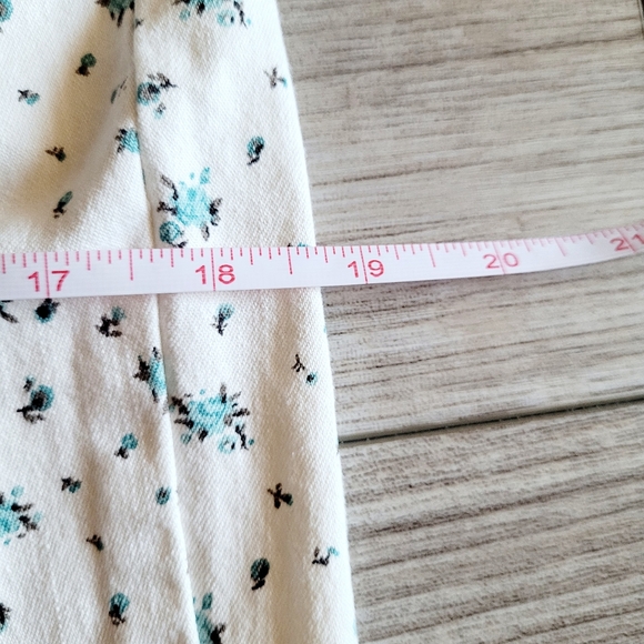 Lee White Cotton Blue Floral Body Shaping Jeans with Ankle Zippers Size 6 - Picture 8 of 12